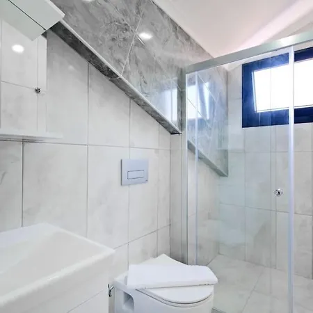 Villa Simge 4+1 Oeluedeniz *