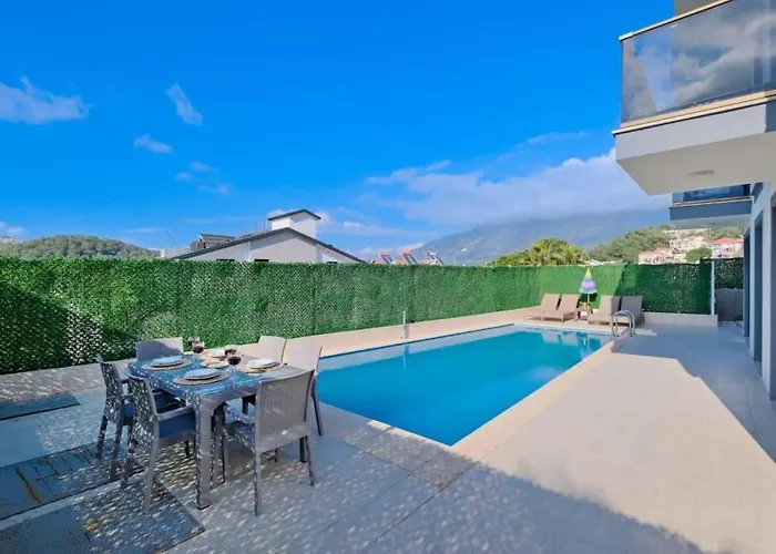 Simge 4+1 Oeluedeniz Vila