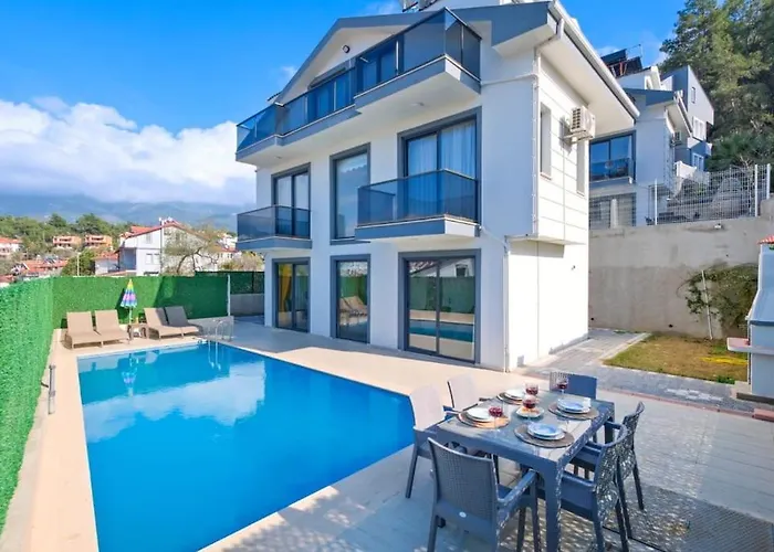 Simge 4+1 Oeluedeniz Vila *